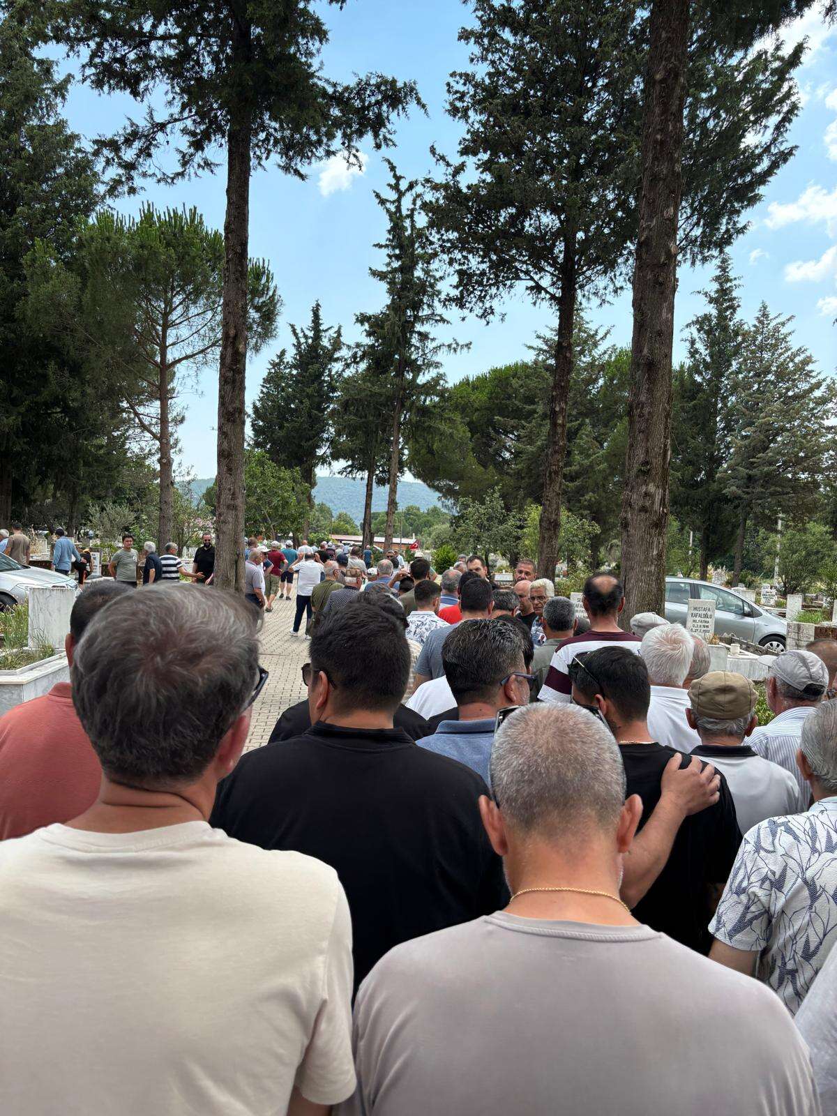 Muğla Emlak Camiası Yasta: Sevilen Emlakçı Koray Helvacı Son Yolculuğuna Dualarla Uğurlandı 8